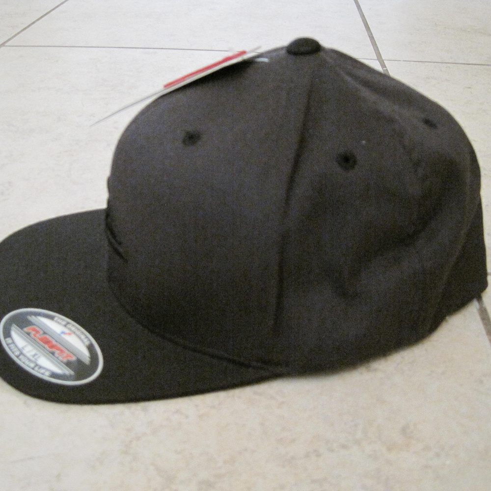 QUIKSILVER BLACK HAT SIGNED BY SNOWBOARDER L / XL - Picture 3 of 6